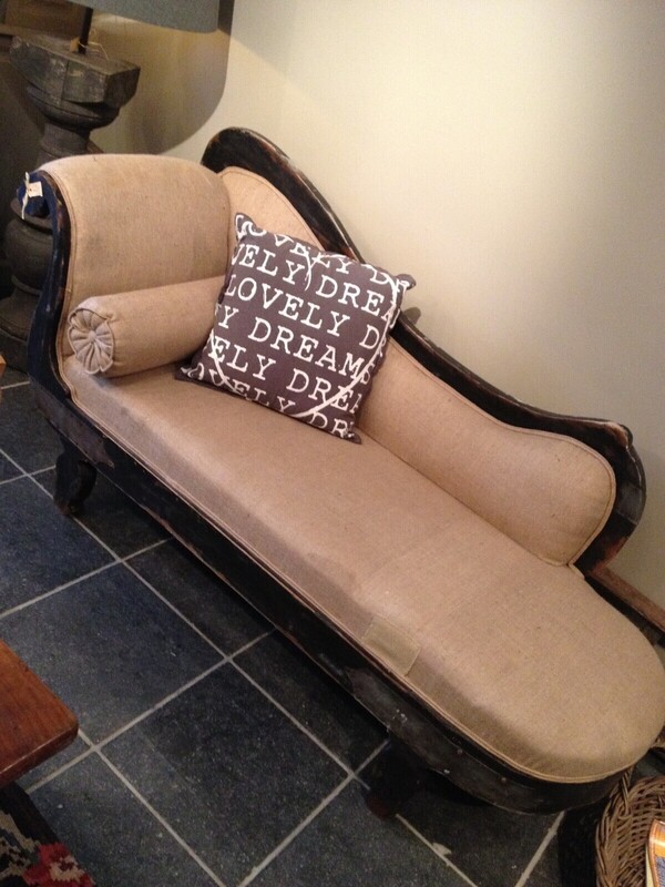 chaise longue toneel attribuut